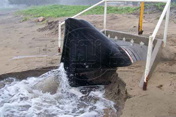 國外<a href=http://m.hffbqu.cn/ target=_blank class=infotextkey><a href=http://m.hffbqu.cn target=_blank class=infotextkey>鴨嘴閥</a></a>安裝現(xiàn)場圖